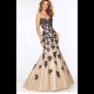 Mori Lee Beautiful Sweetheart Dress.